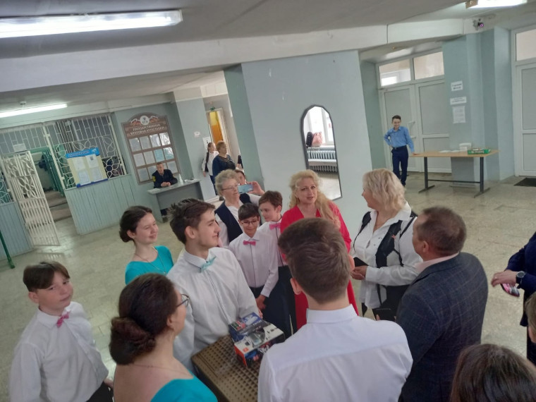 Встреча куратора района Елены Малышевой с учащимися и педагогическим коллективом нашей школы.